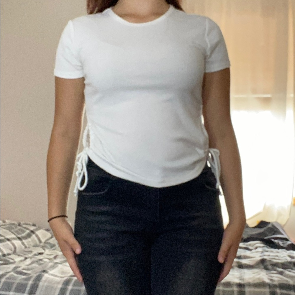 White scrunch side shirt